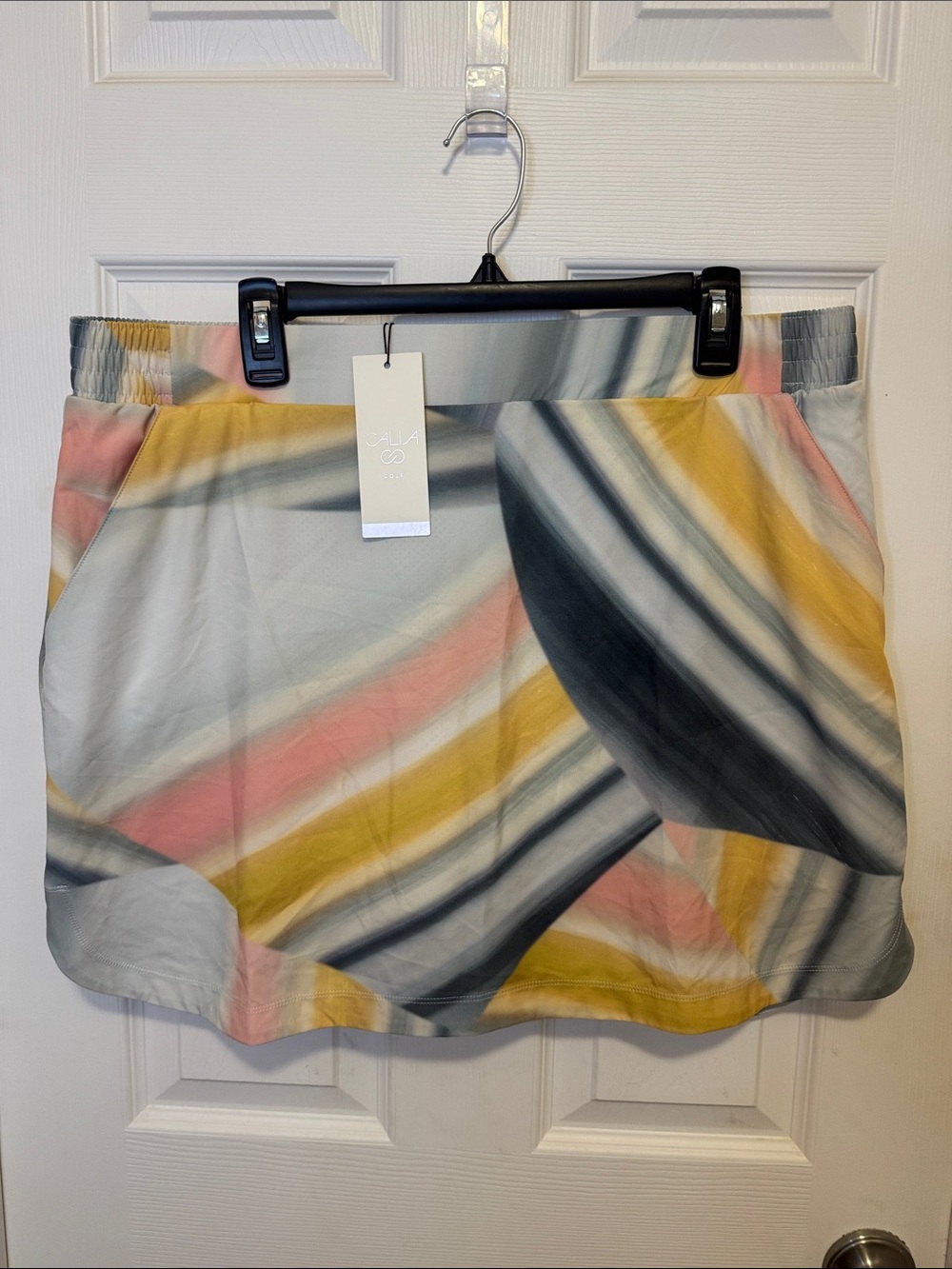CALIA by Carrie Underwood Brushstroke Print Skort in Pink, Yellow & Gray